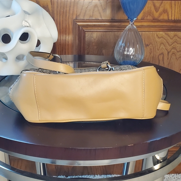 Coach Tote - Picture 12 of 15